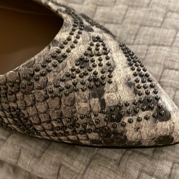 Donald pliner never been worn flats - Picture 5 of 5